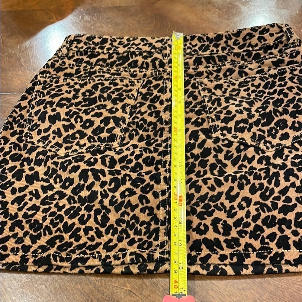 Leopard Print Mini Skirt 🖤🤎 - Picture 4 of 12